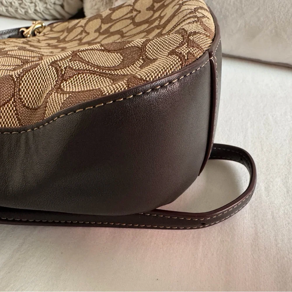 Coach Tan and Brown Signature Shoulder Bag with Wallet NWOT - Picture 12 of 15